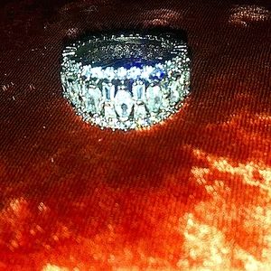 💚💚Gorgeous full band of Cz stones 5/25